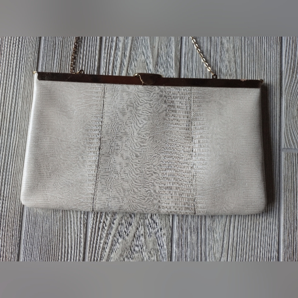 Etra Vintage Envelope Clutch Genuine Leather Purse Ivory w Gold Trim/Chain